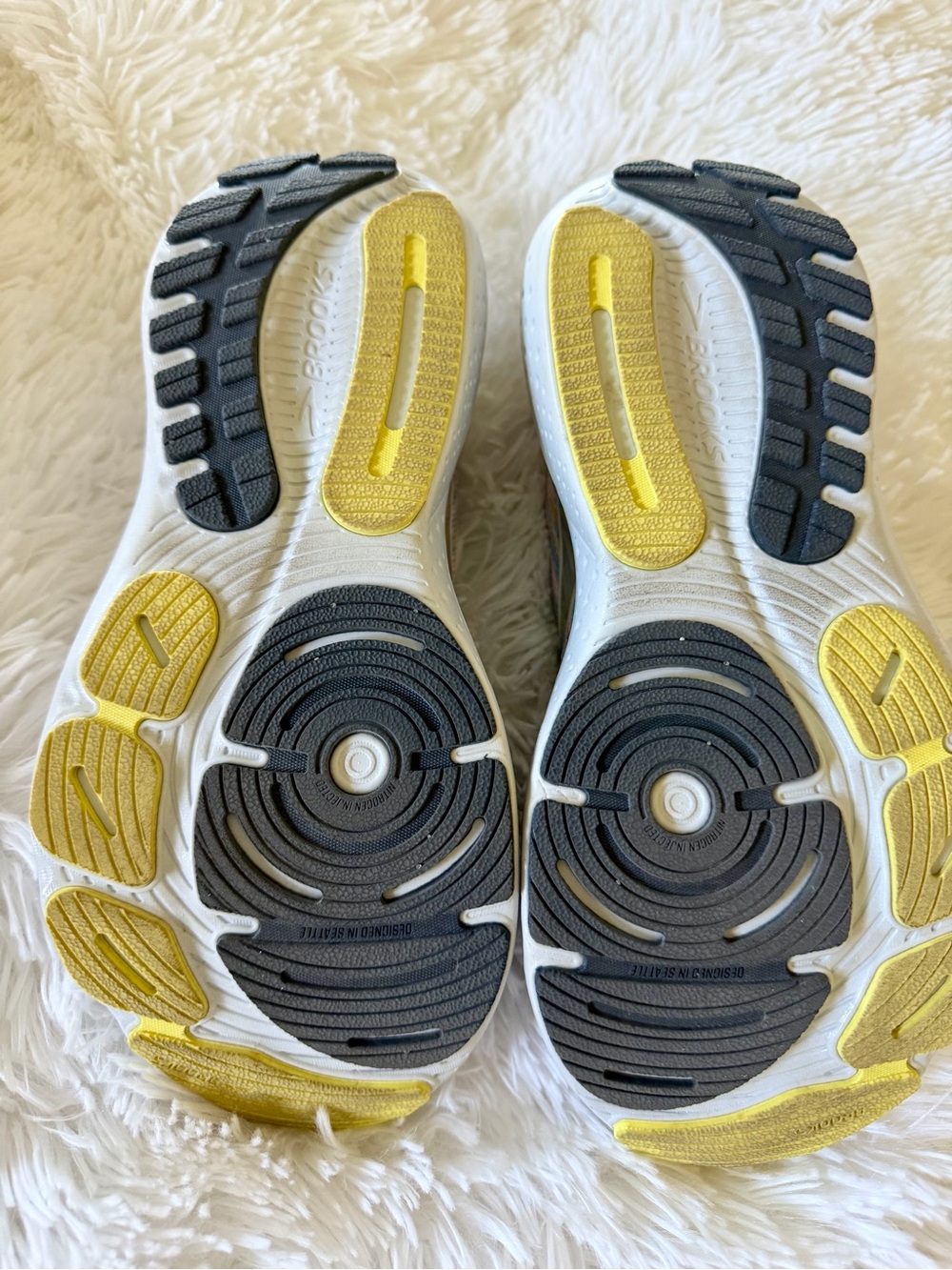 Women’s Brooks Glycerin 21 Shoes - Picture 4 of 7